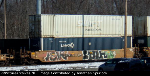 DTTX 766208A with two containers